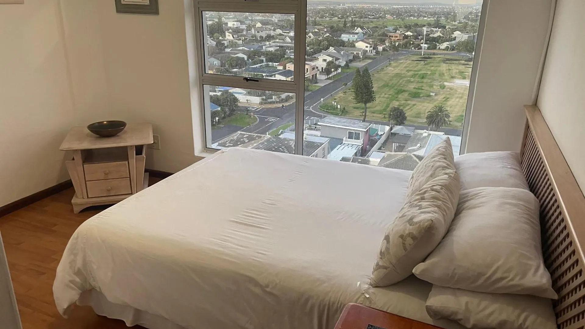 Ocean View B1001 Apartment Bloubergstrand